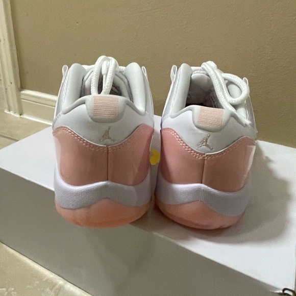 Jordan 11 Retro Low in White and Pink - Picture 4 of 9